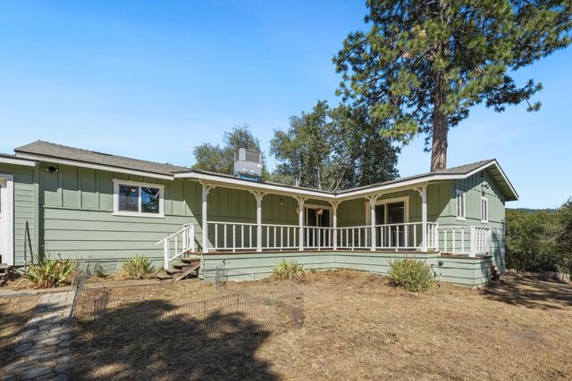 38696 Sierra Lakes Drive, Oakhurst, CA 93644