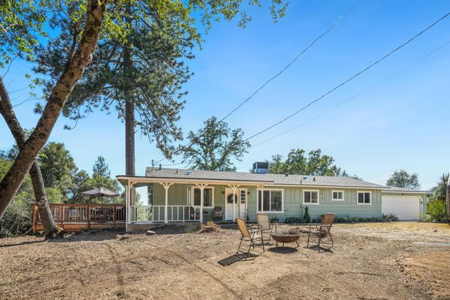 38696 Sierra Lakes Drive, Oakhurst, CA 93644