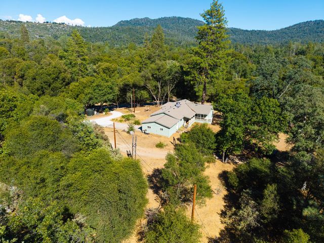 38696 Sierra Lakes Drive, Oakhurst, CA 93644