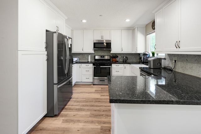 38696 Sierra Lakes Drive, Oakhurst, CA 93644