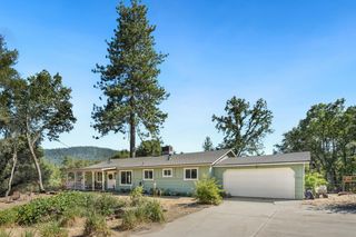38696 Sierra Lakes Drive, Oakhurst, CA 93644
