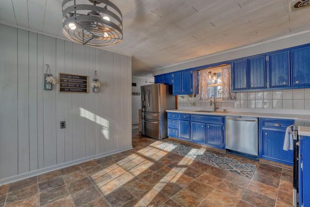 11031 W Ruby AVENUE, Wauwatosa, WI 53225