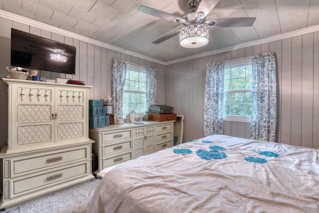 11031 W Ruby AVENUE, Wauwatosa, WI 53225