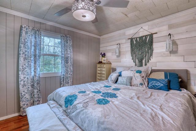 11031 W Ruby AVENUE, Wauwatosa, WI 53225