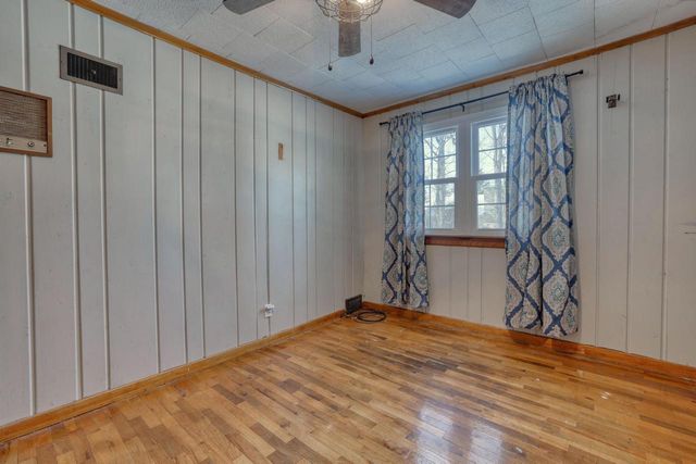 11031 W Ruby AVENUE, Wauwatosa, WI 53225