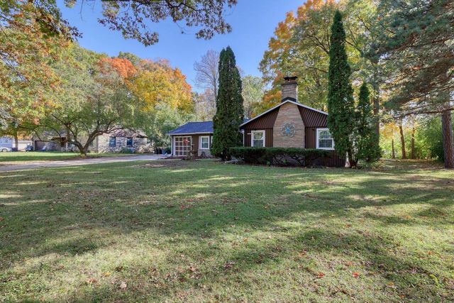 11031 W Ruby AVENUE, Wauwatosa, WI 53225