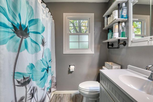 11031 W Ruby AVENUE, Wauwatosa, WI 53225