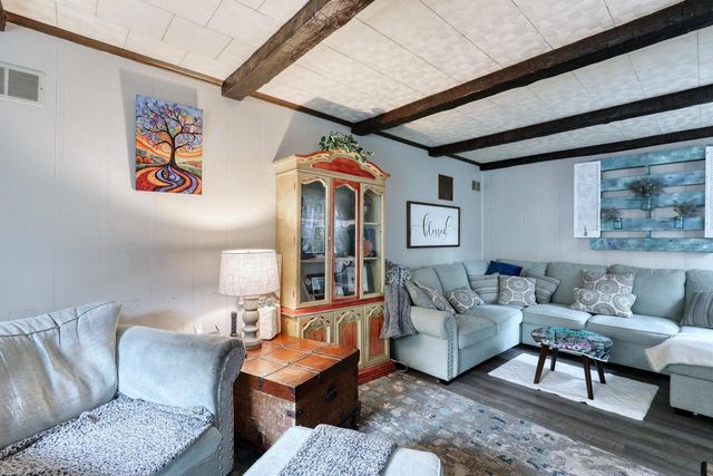 11031 W Ruby AVENUE, Wauwatosa, WI 53225