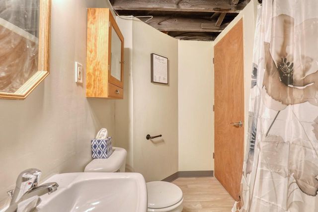 11031 W Ruby AVENUE, Wauwatosa, WI 53225