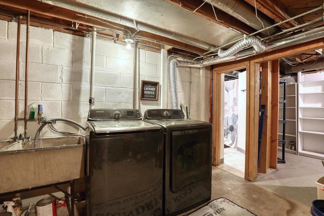 11031 W Ruby AVENUE, Wauwatosa, WI 53225