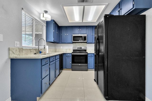 15510 Lottie Way, Lathrop, CA 95330