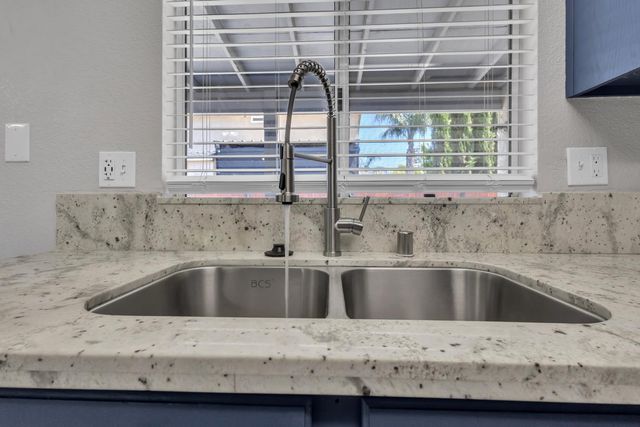 15510 Lottie Way, Lathrop, CA 95330