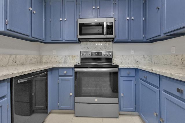 15510 Lottie Way, Lathrop, CA 95330