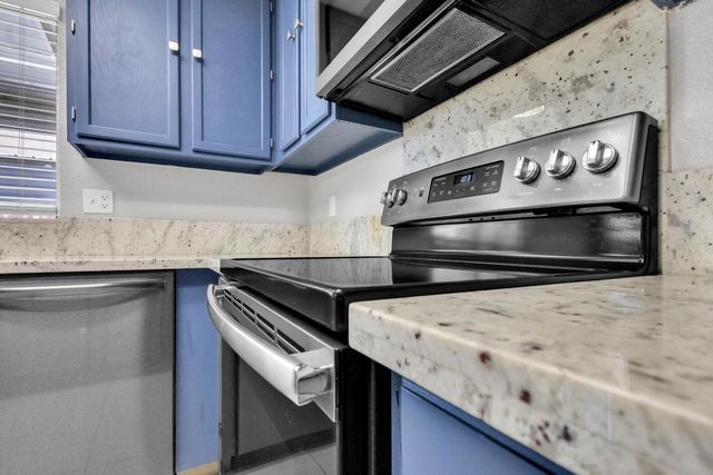 15510 Lottie Way, Lathrop, CA 95330