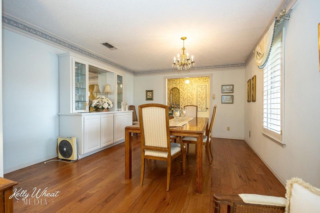 Image 10 of property listing at 3134 Lindenwood Drive, San Angelo, TX 76904