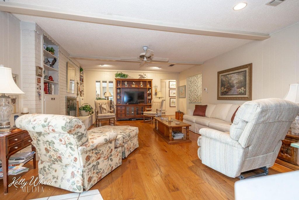 Image 12 of property listing at 3134 Lindenwood Drive, San Angelo, TX 76904