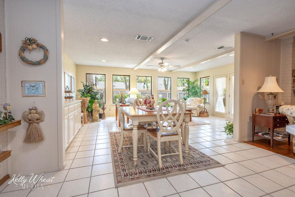 Image 13 of property listing at 3134 Lindenwood Drive, San Angelo, TX 76904