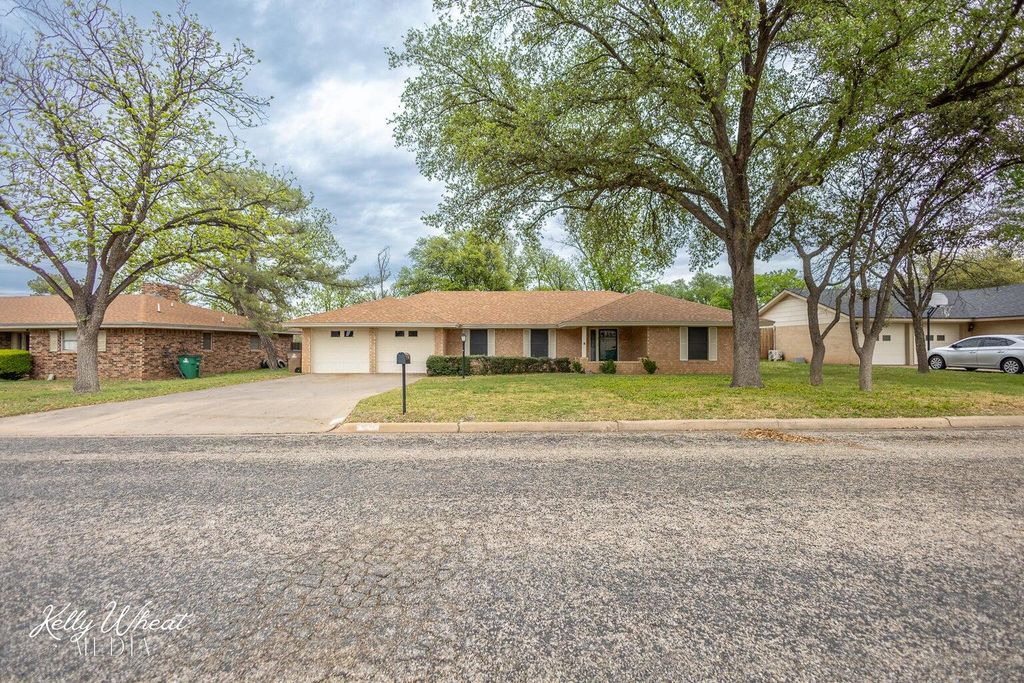 Image 4 of property listing at 3134 Lindenwood Drive, San Angelo, TX 76904