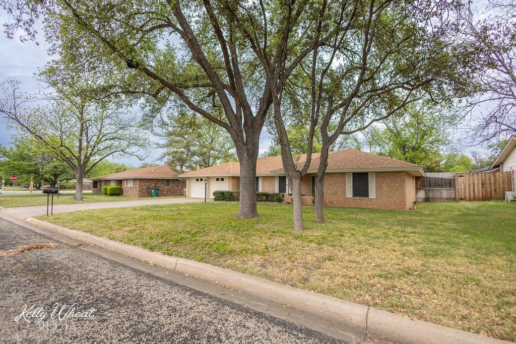 Image 5 of property listing at 3134 Lindenwood Drive, San Angelo, TX 76904