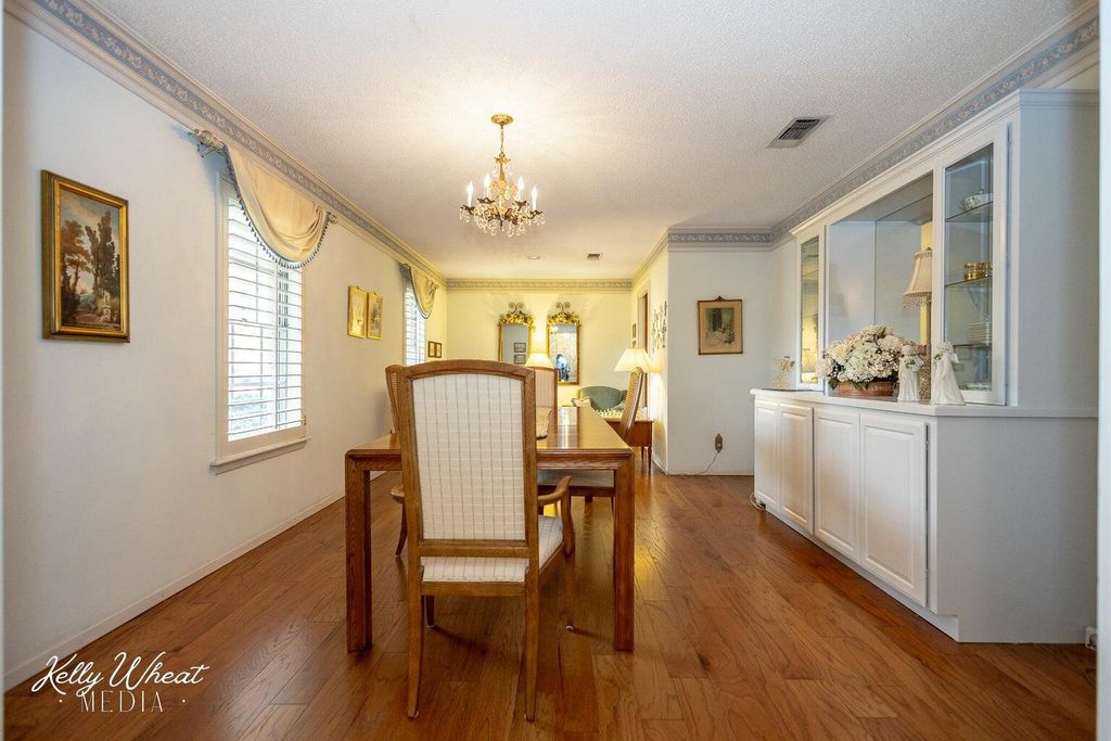 Image 8 of property listing at 3134 Lindenwood Drive, San Angelo, TX 76904