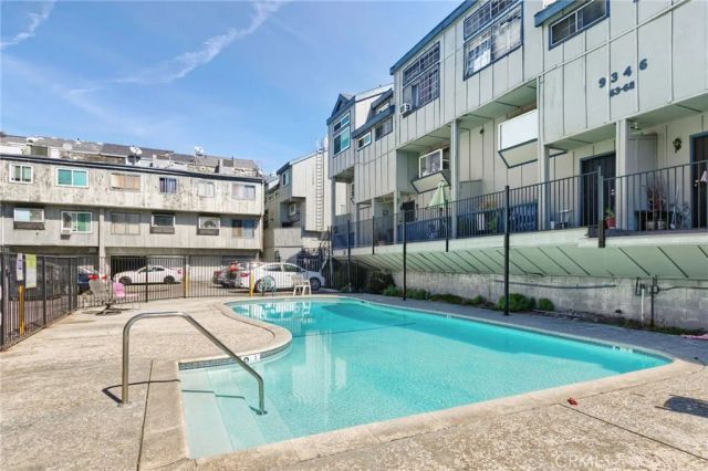 9332 Van Nuys 69, Panorama City, CA 91402