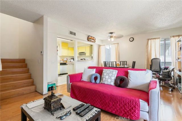 9332 Van Nuys 69, Panorama City, CA 91402