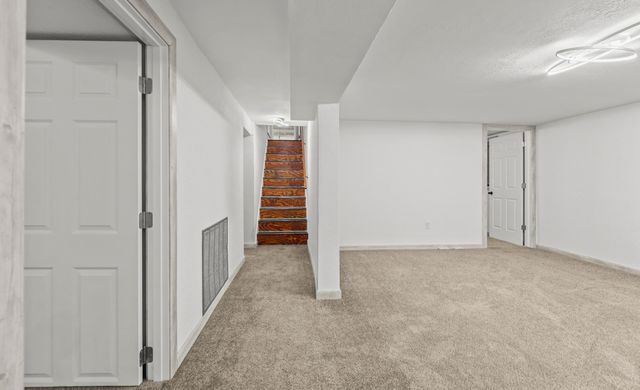 1409 13th Avenue N, Moorhead, MN 56560