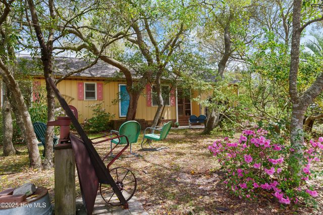 226 NE 41st Street, Oak Island, NC 28465
