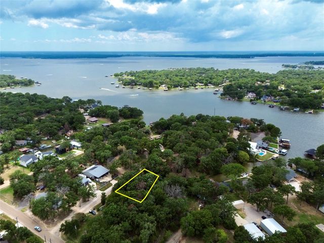106 Lowe Drive, Mabank, TX 75156