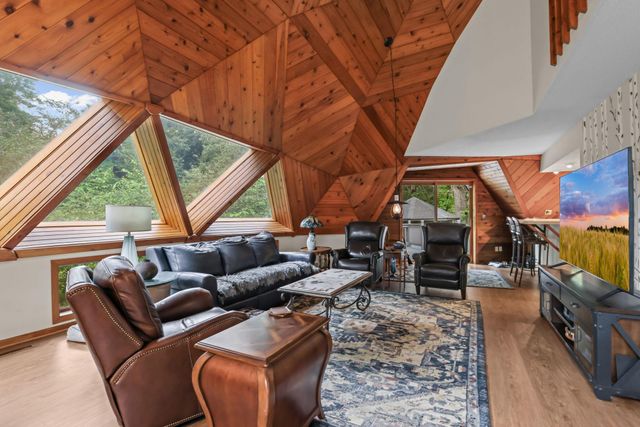 17345 Kettle River Boulevard NE, Columbus, MN 55025