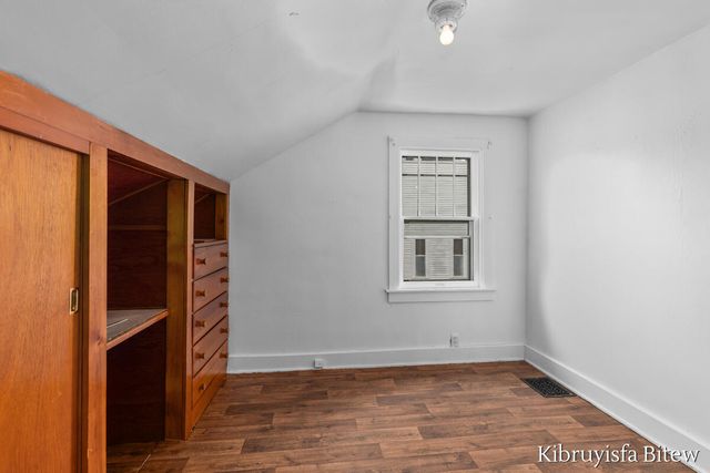 2453 Byron Center Avenue, Wyoming, MI 49519