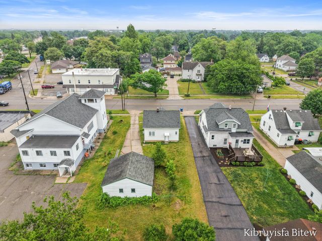 2453 Byron Center Avenue, Wyoming, MI 49519