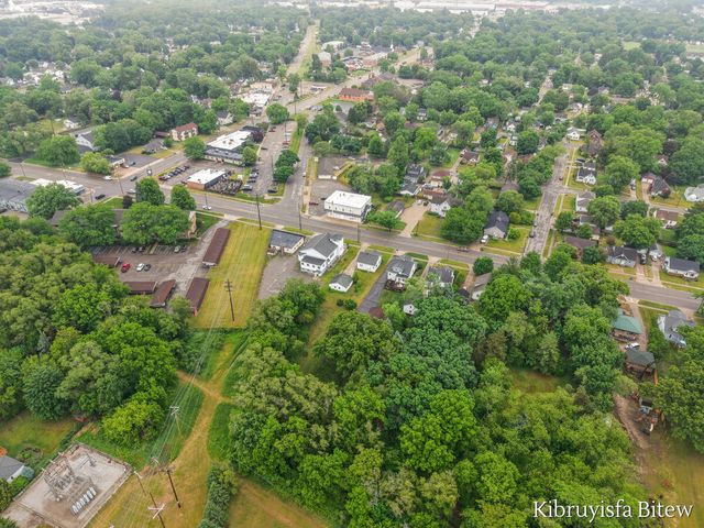 2453 Byron Center Avenue, Wyoming, MI 49519
