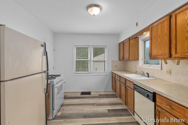 2453 Byron Center Avenue, Wyoming, MI 49519