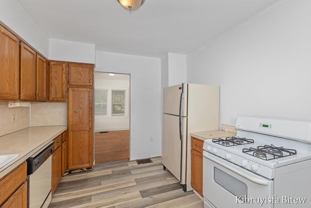 2453 Byron Center Avenue, Wyoming, MI 49519