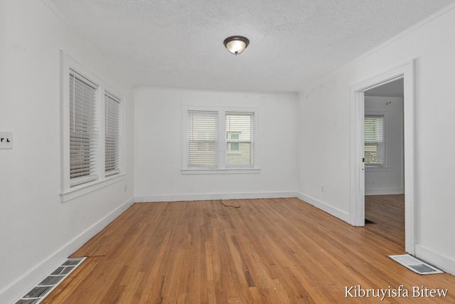 2453 Byron Center Avenue, Wyoming, MI 49519