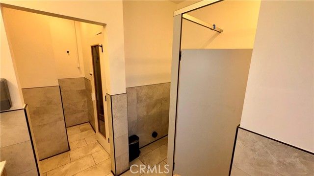 18645 Hatteras 208, Tarzana (los Angeles), CA 91356