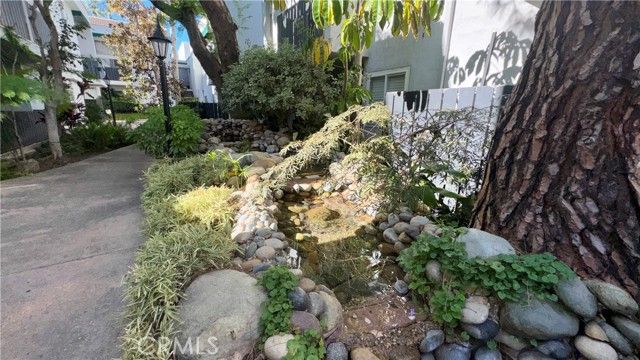 18645 Hatteras 208, Tarzana (los Angeles), CA 91356