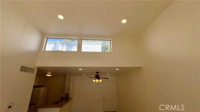 18645 Hatteras 208, Tarzana (los Angeles), CA 91356