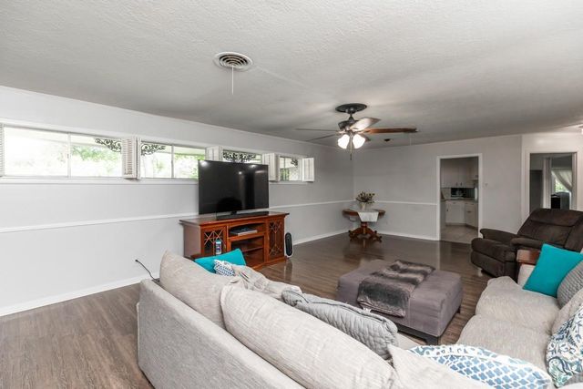 5990 N Circuit Drive, Beaumont, TX 77706