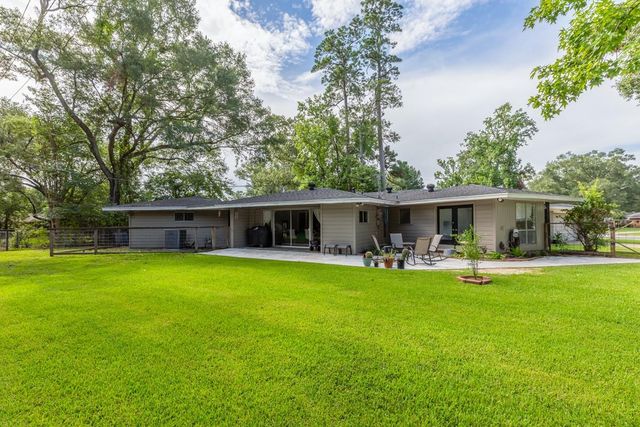 5990 N Circuit Drive, Beaumont, TX 77706