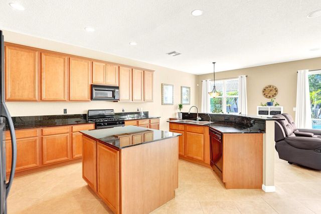 108 Devonshire Circle, Royal Palm Beach, FL 33414