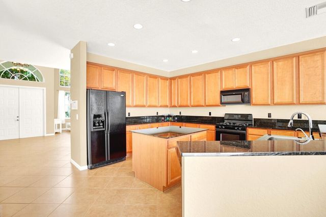 108 Devonshire Circle, Royal Palm Beach, FL 33414