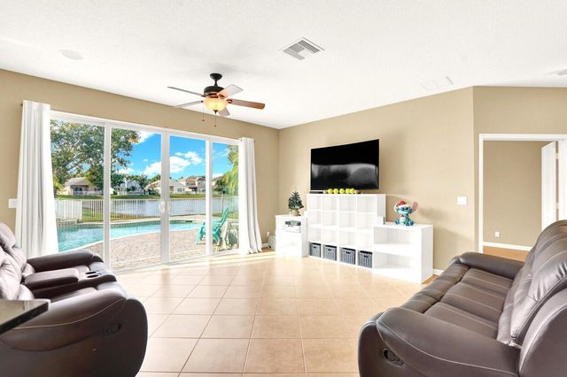 108 Devonshire Circle, Royal Palm Beach, FL 33414