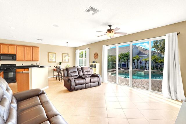 108 Devonshire Circle, Royal Palm Beach, FL 33414