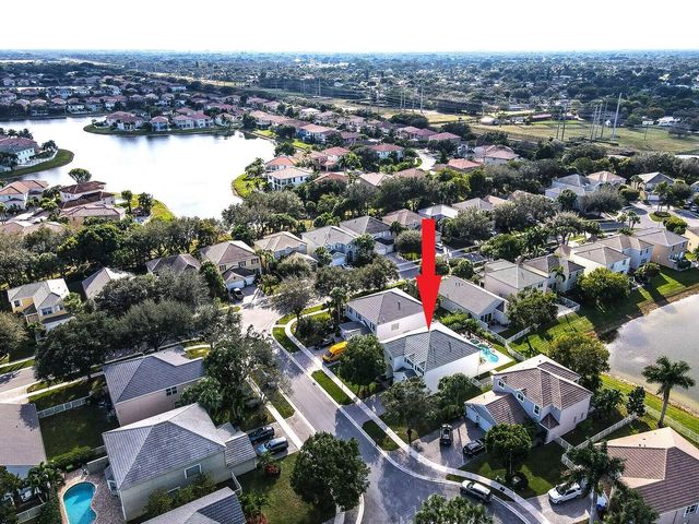 108 Devonshire Circle, Royal Palm Beach, FL 33414