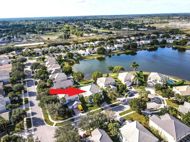 108 Devonshire Circle, Royal Palm Beach, FL 33414