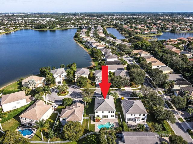 108 Devonshire Circle, Royal Palm Beach, FL 33414