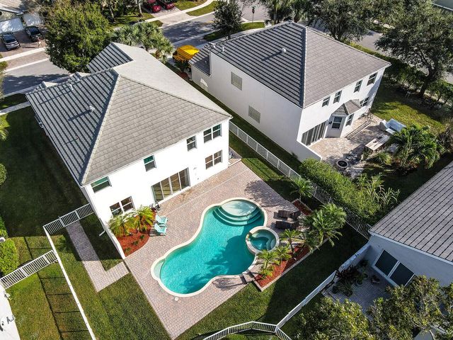 108 Devonshire Circle, Royal Palm Beach, FL 33414