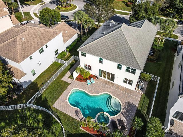 108 Devonshire Circle, Royal Palm Beach, FL 33414